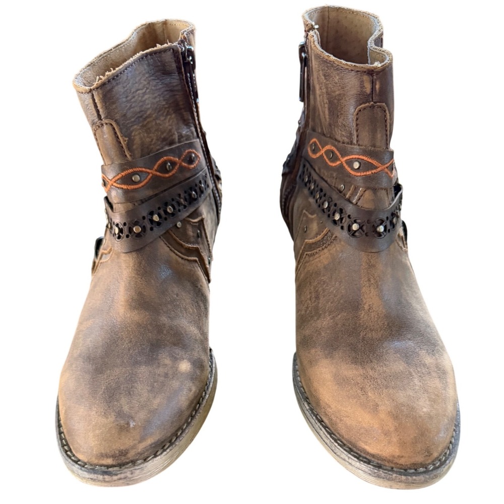 Circle G by Corral Brown Distressed Leather Ankle Boots Q0094 Embroidered Stud 9
